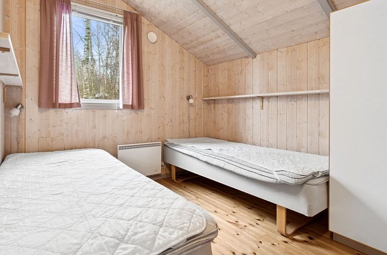 Vakantiehuis "Agnesa" - 700m from the sea