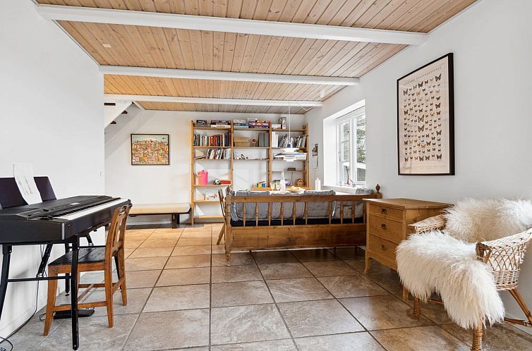 Vakantiehuis "Adrienne" - 6.4km from the sea