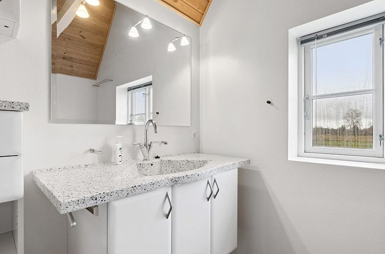 Vakantiehuis "Adrienne" - 6.4km from the sea