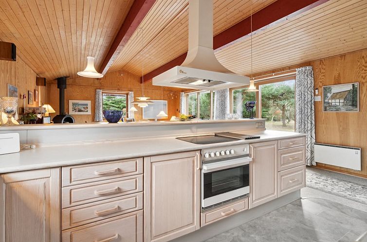 Vakantiehuis "Adrienne" - 6.4km from the sea