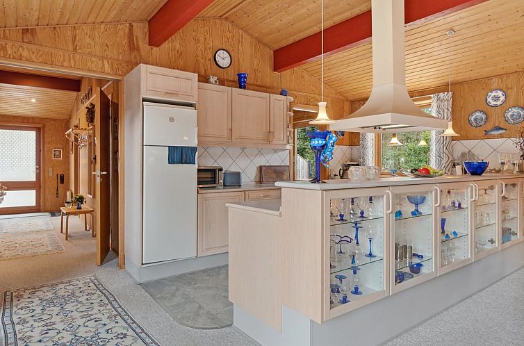 Vakantiehuis "Adrienne" - 6.4km from the sea