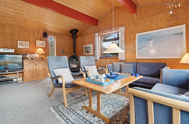 Vakantiehuis "Adrienne" - 6.4km from the sea
