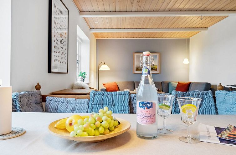 Vakantiehuis "Adrienne" - 6.4km from the sea