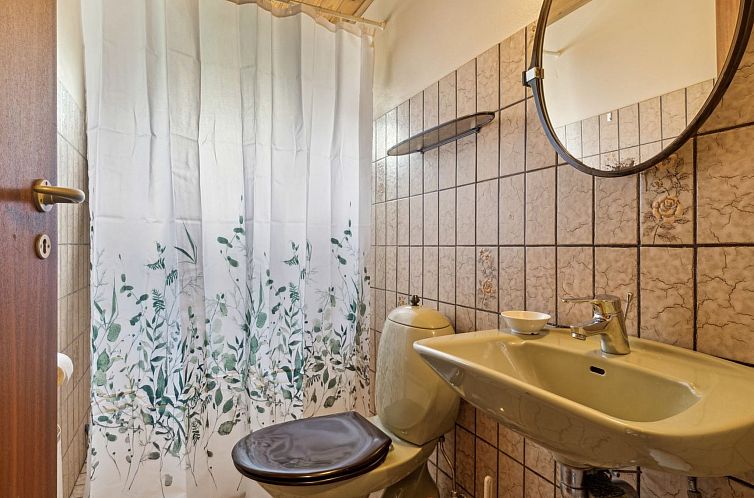 Vakantiehuis "Tine" - 600m from the sea