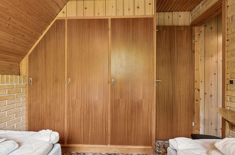 Vakantiehuis "Tine" - 600m from the sea