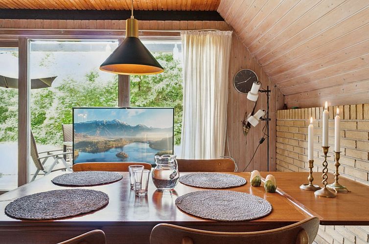 Vakantiehuis "Tine" - 600m from the sea