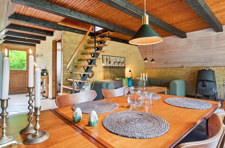 Vakantiehuis "Tine" - 600m from the sea