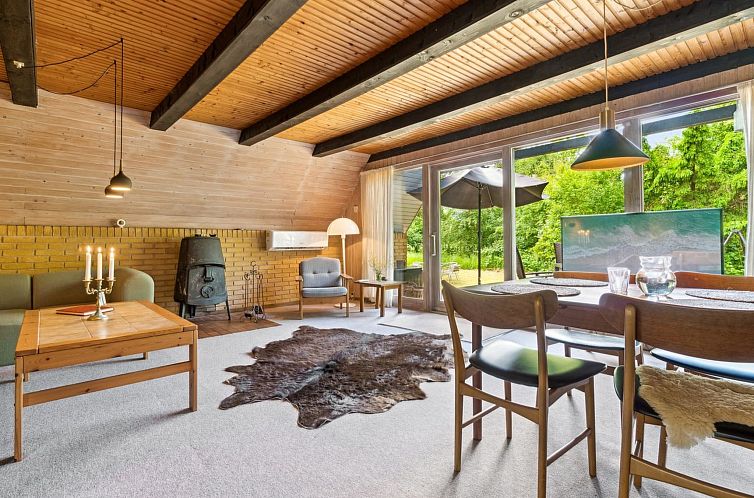 Vakantiehuis "Tine" - 600m from the sea