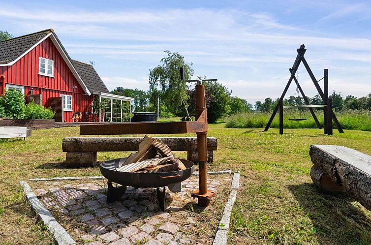 Vakantiehuis "Ieva" - 3.9km from the sea