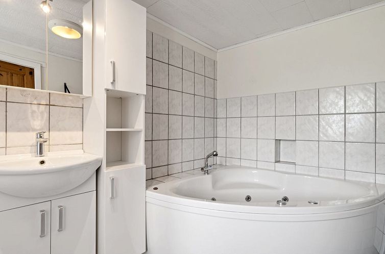 Vakantiehuis "Ieva" - 3.9km from the sea