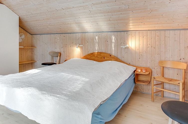 Vakantiehuis "Elona" - 950m from the sea