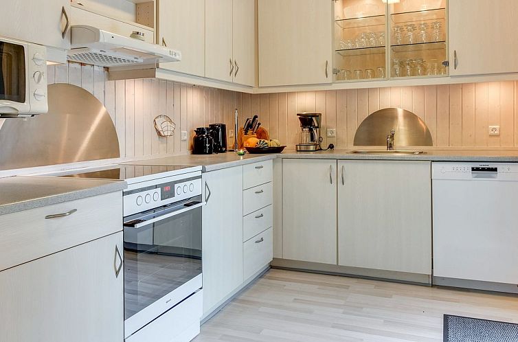 Vakantiehuis "Elona" - 950m from the sea