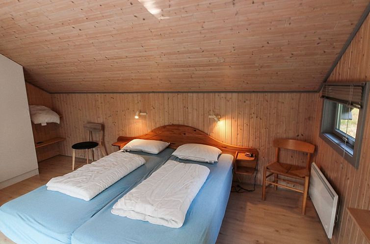 Vakantiehuis "Elona" - 950m from the sea