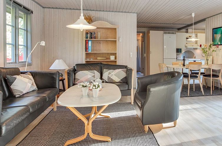 Vakantiehuis "Elona" - 950m from the sea