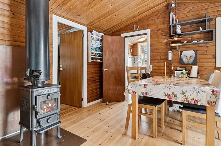 Vakantiehuis "Heikki" - 700m from the sea