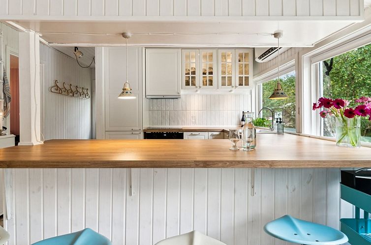 Vakantiehuis "Eirik" - 700m from the sea