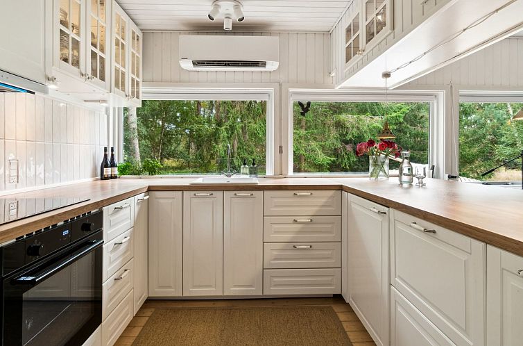 Vakantiehuis "Eirik" - 700m from the sea