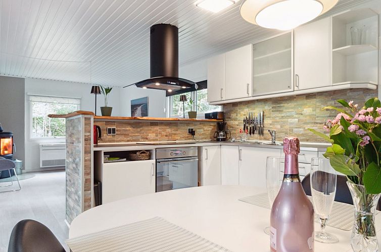 Vakantiehuis "Betti" - 700m from the sea