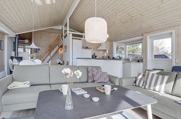 Vakantiehuis "Ansgar" - 150m from the sea