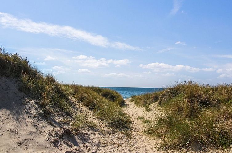 Vakantiehuis "Kristiarn" - 1.1km from the sea