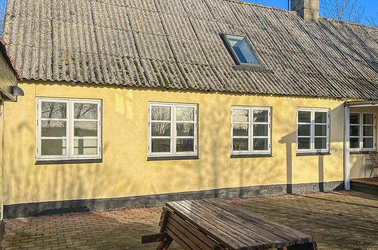 Vakantiehuis "Aulikki" - 2km from the sea