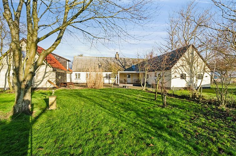 Vakantiehuis "Aulikki" - 2km from the sea