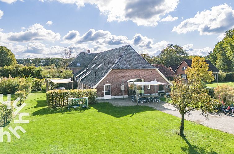 DG302 vacation home in Halle, Achterhoek with spacious garden and terrace.