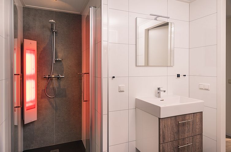 Gorssel met sauna en sunshower