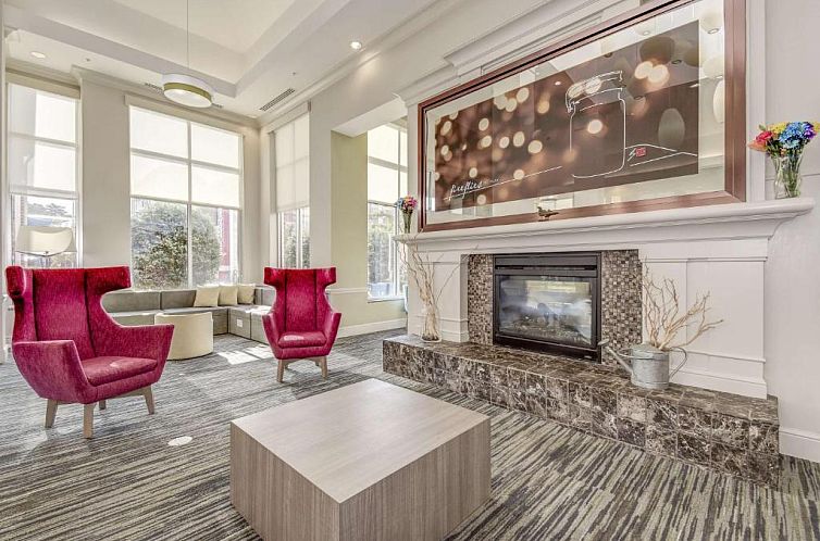 Hilton Garden Inn Waldorf