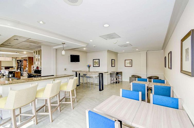 Hilton Garden Inn Waldorf