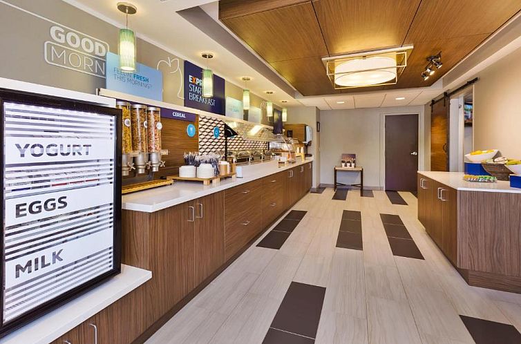 Holiday Inn Express - Waldorf, an IHG Hotel