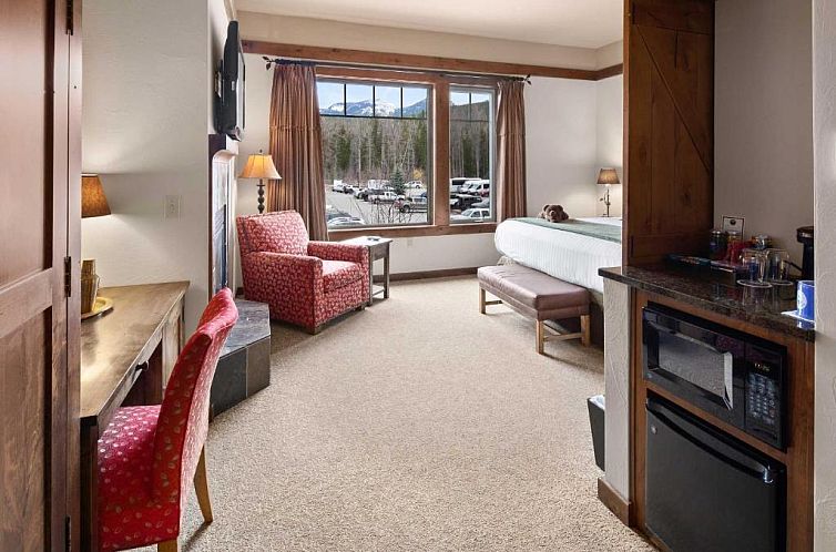 Lodge at Whitefish Lake