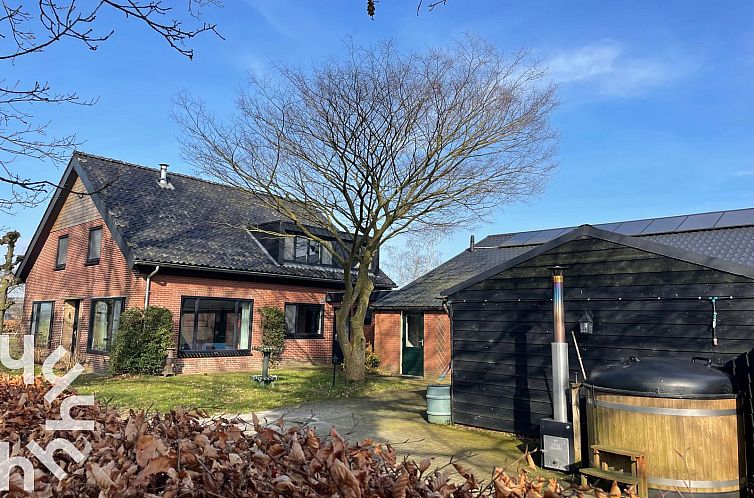 Prachtig 5 persoons vakantiehuis met hottub in Vorden,