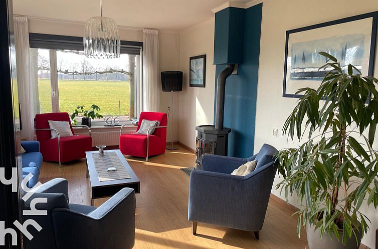 Prachtig 5 persoons vakantiehuis met hottub in Vorden,