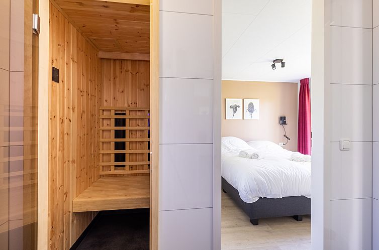 Alcon met sauna en sunshower