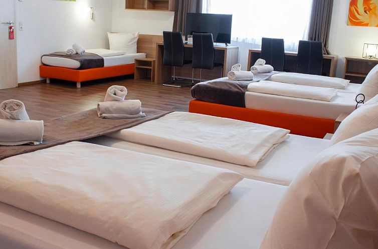 Orange Hotel und Apartments