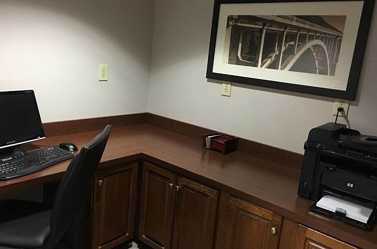 Country Inn & Suites by Radisson, Camp Springs (Andrews Air 
