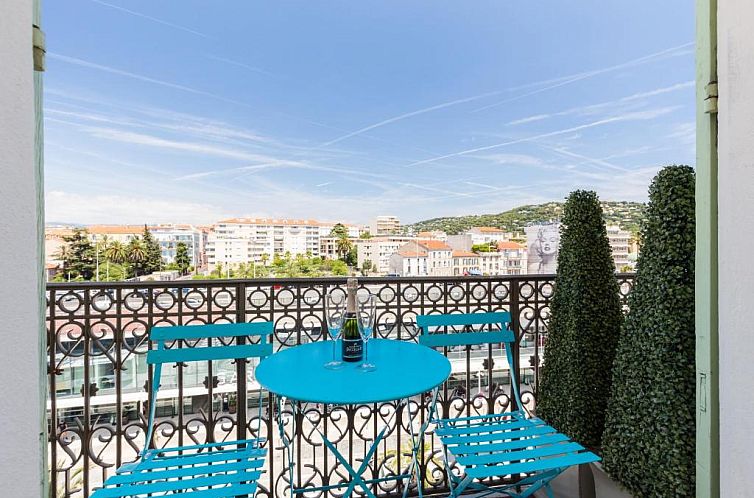 Florella Jean Jaures Apartment