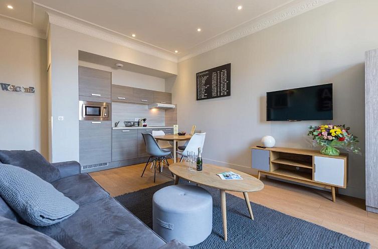 Florella Jean Jaures Apartment