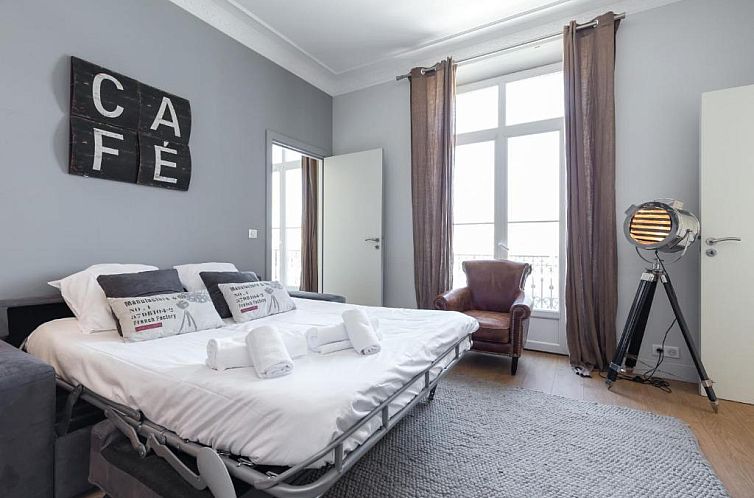 Florella Jean Jaures Apartment
