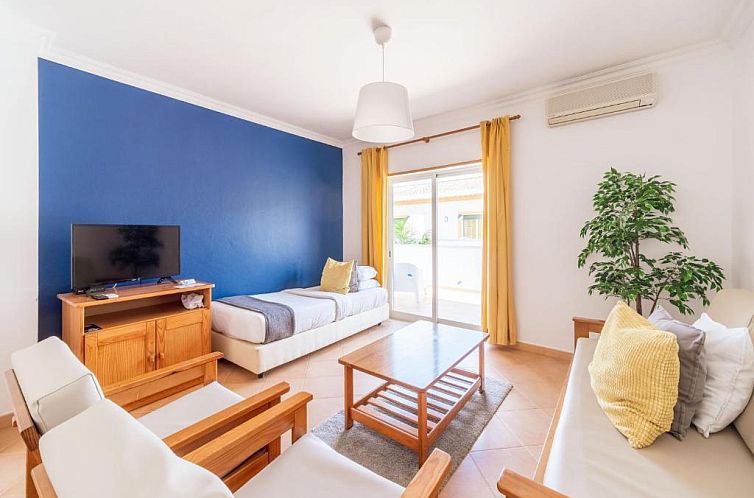 Oasis Beach Apartments