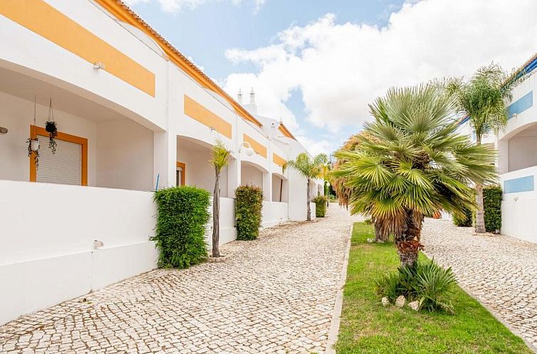 Oasis Beach Apartments