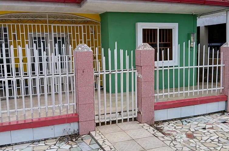 Guest house 3120114 - Holiday property Paramaribo - Riante 4 kamerwoning met sauna