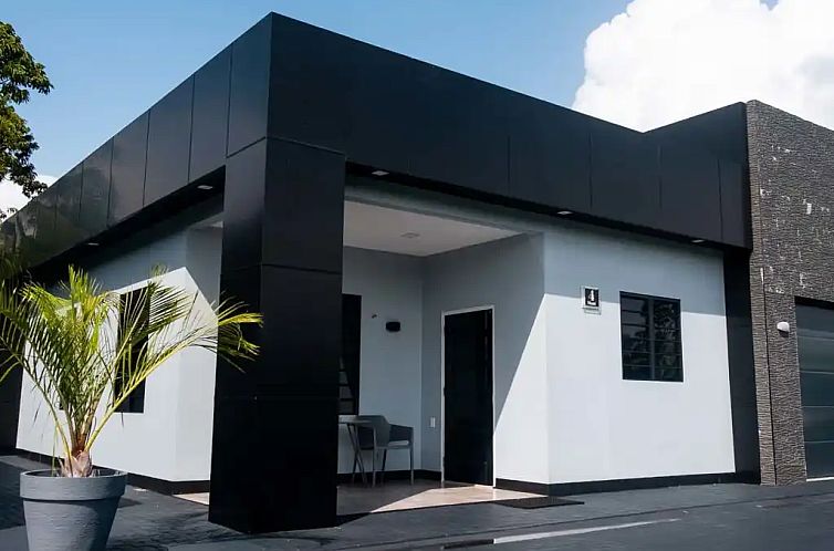 Luxe appartement met zwembad B