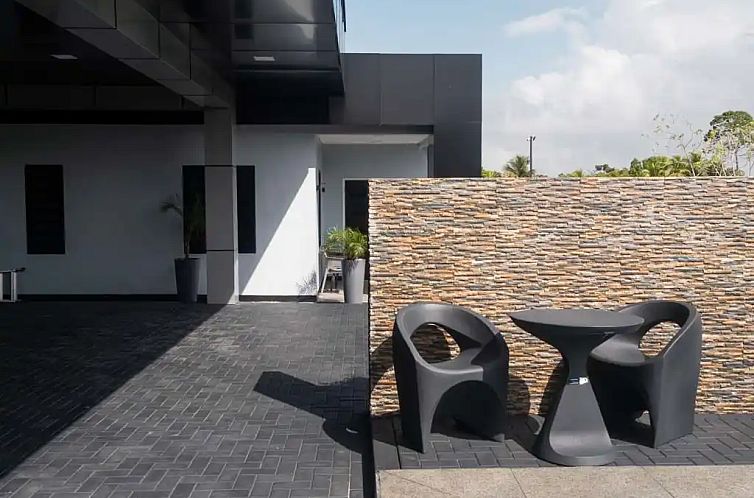 Luxe appartement met zwembad B