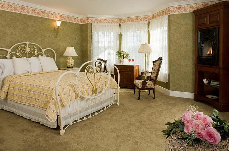 Wilbraham Mansion