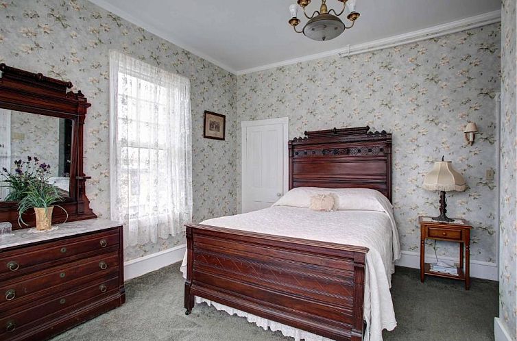 Wilbraham Mansion