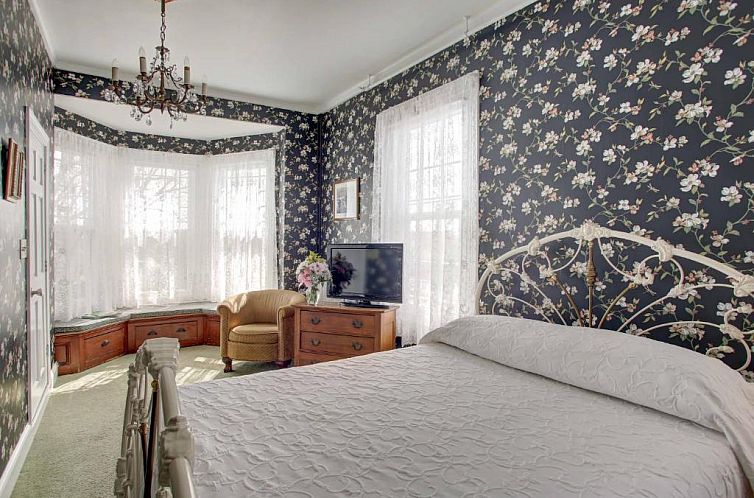 Wilbraham Mansion