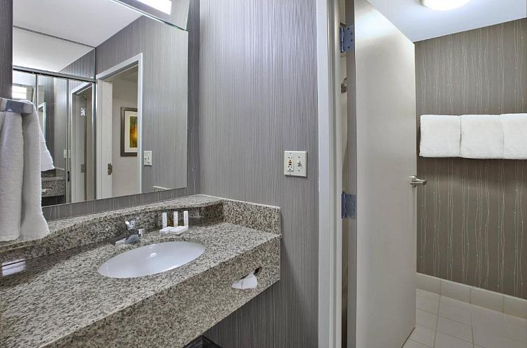 Courtyard by Marriott Somerset