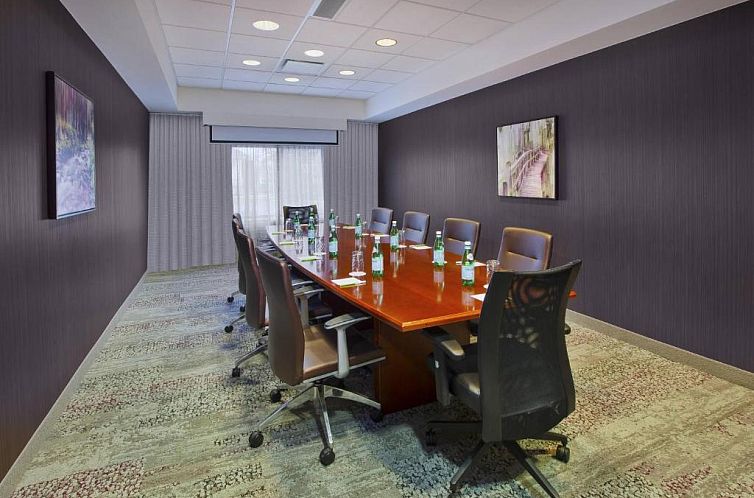 Courtyard by Marriott Somerset